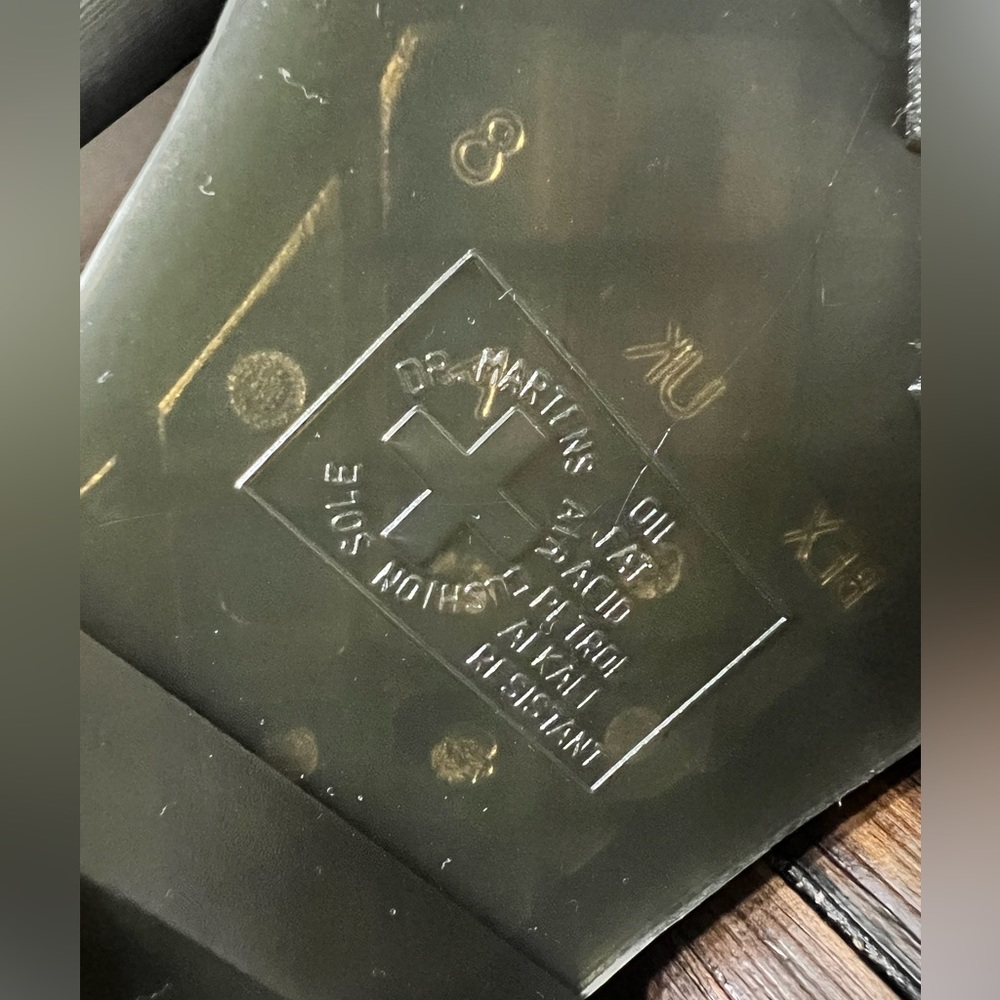 Doc Dr Martens Women's Devon Flower Buckle Platform Boots Sz 10 White Learther - Picture 6 of 11